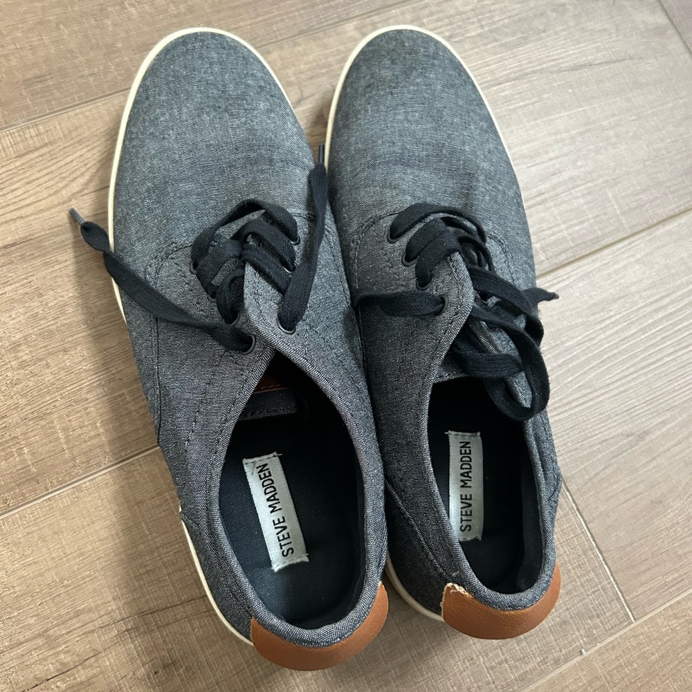 Men’s size 10.5 Steve Madden shoes